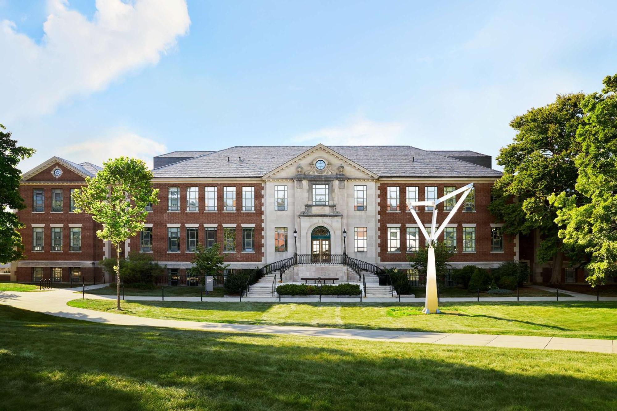 Graduate By Hilton Storrs Hotel